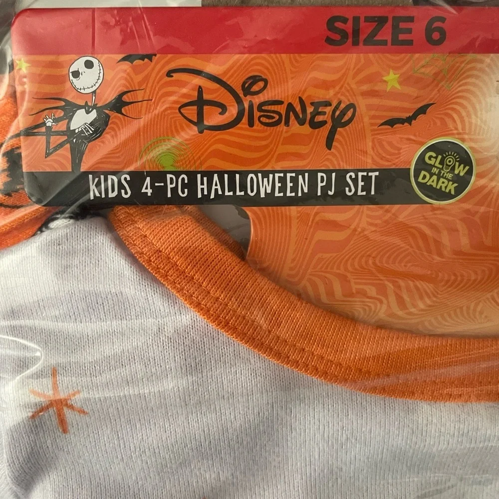 Disney Nightmare Before Christmas  4-Piece
Pajama Set Size 6 - Picture 3 of 4